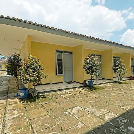 Oyo 92483 Hotel Kirana Салатига Екстериор снимка