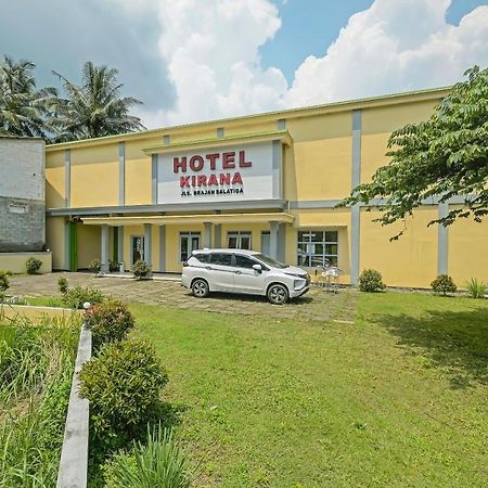 Oyo 92483 Hotel Kirana Салатига Екстериор снимка
