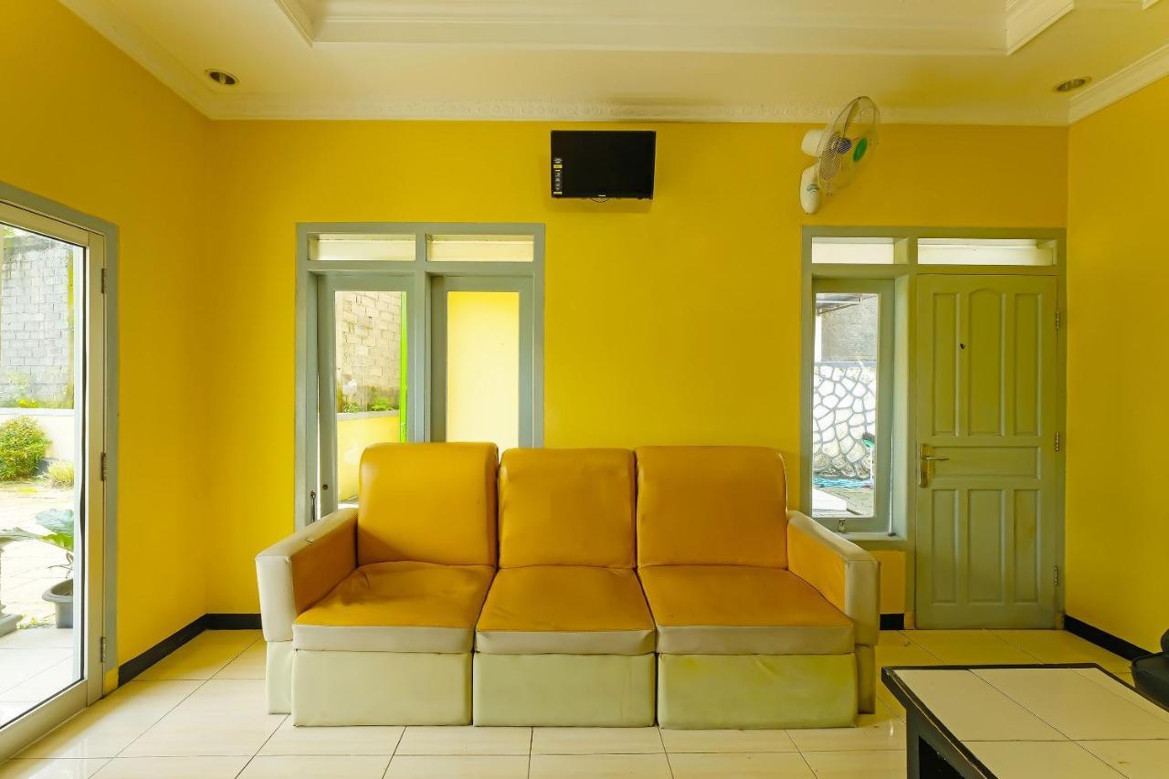 Oyo 92483 Hotel Kirana Салатига Екстериор снимка