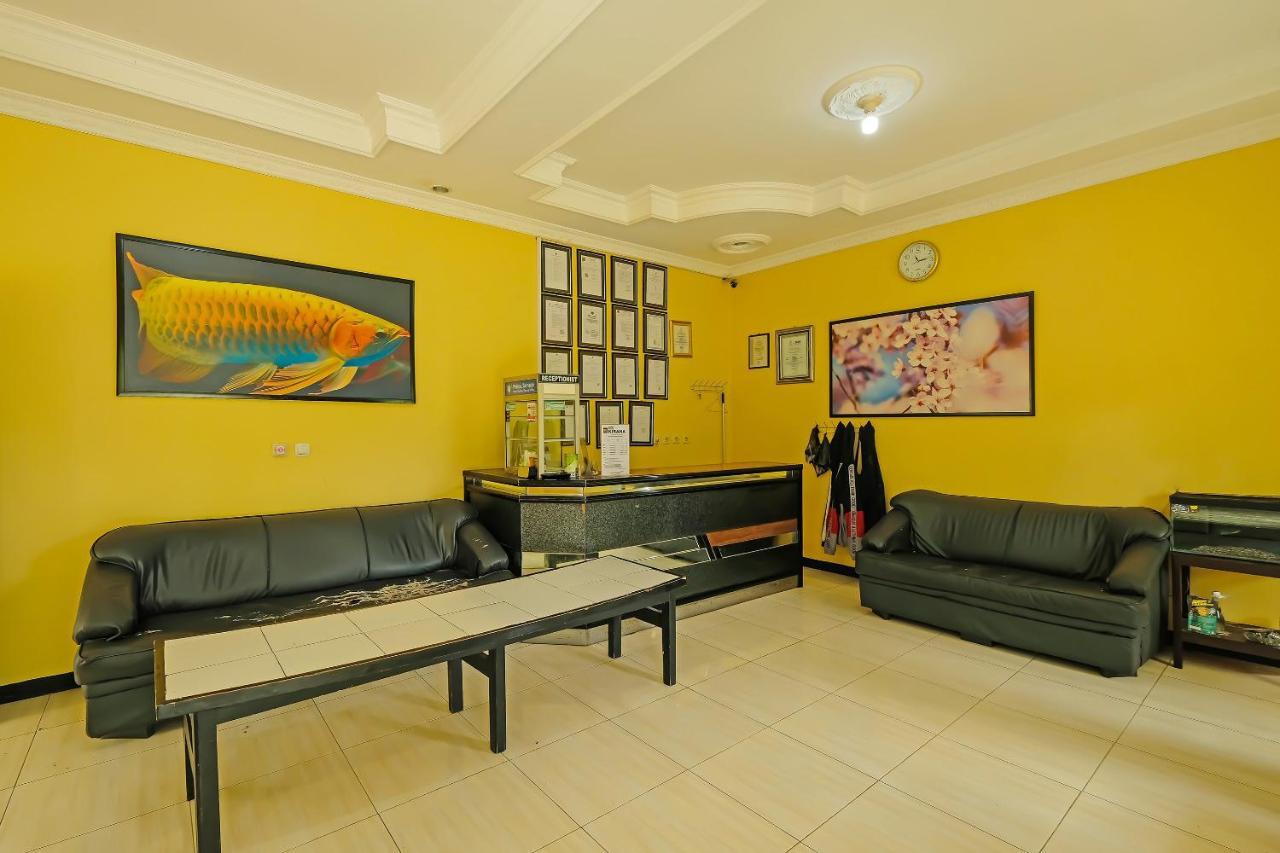 Oyo 92483 Hotel Kirana Салатига Екстериор снимка